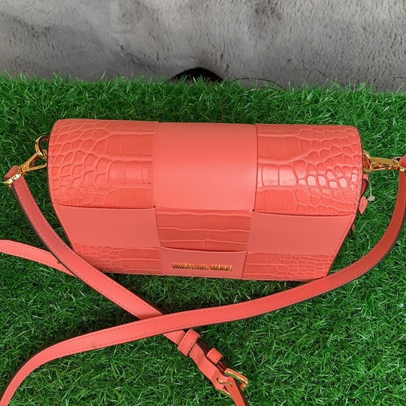 MICHAEL KORS MERCER SM CLUTCH XBODY GRAPEFRUIT - Picture 4 of 15